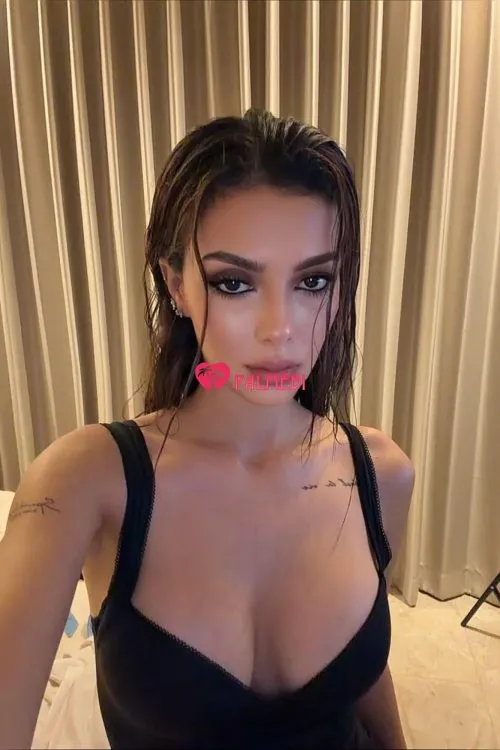 Alaia Model